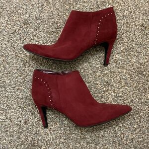 Liz Claiborne Flex Form Booties, Faux Suede, Burgundy, Size 6